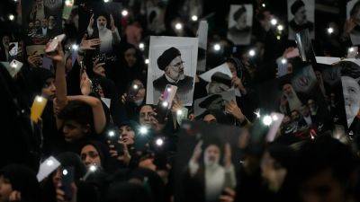 Chris Pandolfo - Ebrahim Raisi - Fox - Ayatollah Ali Khamenei - Iranian crowd chants 'death to America' at funeral for dead president - foxnews.com - Israel - Iran - city Tehran