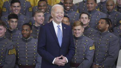 Joe Biden - Biden recognizes US Military Academy with trophy for besting other service academies in football - apnews.com - Usa - Washington - New York - county White - state Delaware