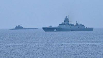 Russian warships enter Havana harbor under Washington's watchful eye