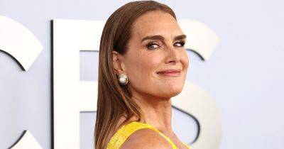 Brooke Shields Rocks Some Truly Surprising Footwear To Tonys, And We're Here For It