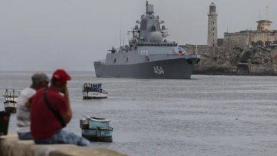 Minister defends Canadian navy ship's visit to Cuba with Russian vessels in port