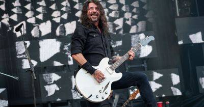 Dave Grohl Takes A Swipe At Taylor Swift's Eras Tour: 'We Actually Play Live'