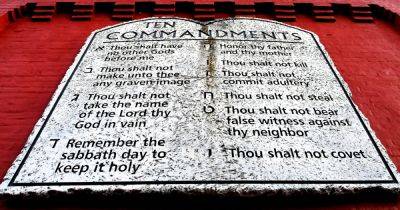 Bill - Jeff Landry - Louisiana parents sue over placing Ten Commandments in schools - nbcnews.com - state Louisiana