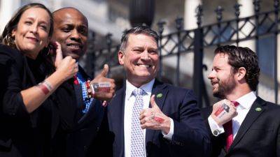 House ethics panel probing Reps. Ronny Jackson and Wesley Hunt over use of campaign money on private club dues