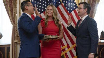 Donald Trump - Kevin Maccarthy - Vince Fong - Action - California Republican takes oath of office to complete term of former House Speaker Kevin McCarthy - apnews.com - state California - Washington - Mexico - county Tulare
