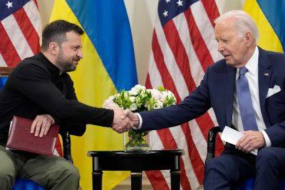 Joe Biden - Donald Trump - Andrew Feinberg - Biden announces $225m arms package for Ukraine as he meets with Zelensky in France - independent.co.uk - Usa - Ukraine - Russia - France - city Moscow - city Paris