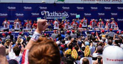 Patrick Bertoletti Wins Nathan’s Hot Dog Eating Contest Amid Reining Champion's Absence - huffpost.com - state Florida - New York - county Day - city Chicago - Japan - county Independence - county El Paso