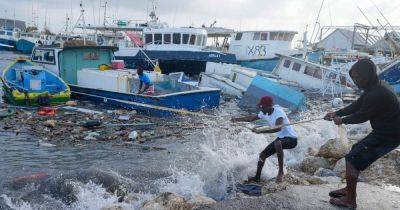 Hurricane Beryl Grows To Category 5 Strength As It Razes Southeast Caribbean Islands - huffpost.com - Mexico - county Island - county Miami - Jamaica - county Atlantic - Grenada - Barbados