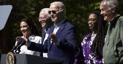 Joe Biden - Alexandria Ocasio-Cortez - Bernie Sander - Daniel Marans - Strange Bedfellows: Congressional Progressives Give Biden Critical Backup In Hour Of Need - huffpost.com - Israel - Mexico - city Sander