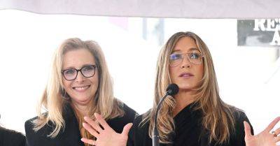 David Moye - Jennifer Aniston - Lisa Kudrow Denies Hating Audience Laughter During 'Friends' Tapings - huffpost.com