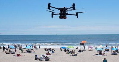 Angry Birds Are Battling Drones Patrolling New York City's Beaches - huffpost.com - Usa - New York