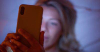 Kelsey Borresen - Is It Rude To Text People Late At Night? Etiquette Experts Have Thoughts. - huffpost.com