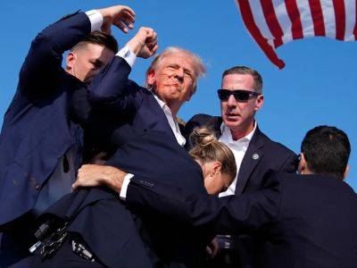 Donald Trump - Gustaf Kilander - Pictured: Bloody Trump and scary scene after apparent shots Trump’s Pennsylvania rally - independent.co.uk - state Pennsylvania