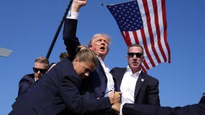 Donald Trump - David Bauder - In a world of moving pictures, photographs capture indelible moments in Trump assassination attempt - apnews.com - Usa - state Pennsylvania - city New York - New York