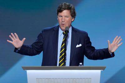 Joe Biden - Donald Trump - Tucker Carlson - Eric Garcia - Tucker Carlson claims that Trump offered to stand guard outside his house in unscripted speech to ‘leader’ - independent.co.uk - state Pennsylvania - Washington - city Milwaukee