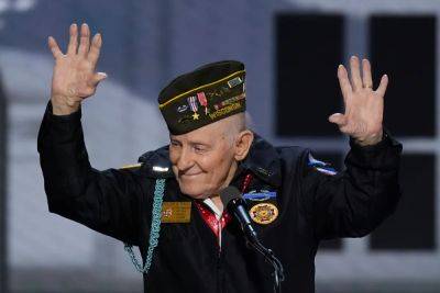 Donald Trump - Amelia Neath - World War II veteran, 98, sends RNC crowd into frenzy as he says he’d re-enlist today if Trump was president - independent.co.uk - Usa - China - Afghanistan - Germany - city Milwaukee