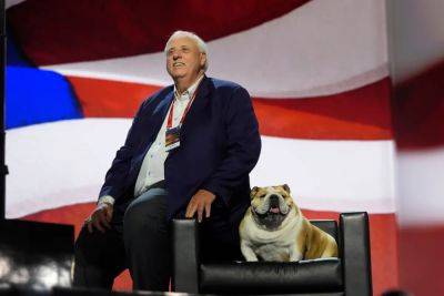 Joe Biden - Joe Manchin - Abraham Lincoln - Jim Justice - West Virginia governor's bulldog gets her own bobblehead after GOP convention appearance - independent.co.uk - Britain - state West Virginia - city Milwaukee