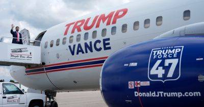 Trump - Michael C Bender - Vance Adjusts to His New Role, Aboard a Plane With His Name on It - nytimes.com - state Ohio - city Milwaukee - county Vance