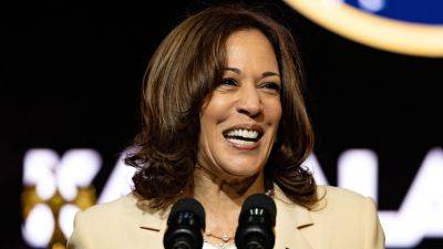 Harris ripped as 'inauthentic' for giving nearly identical speeches at separate rallies: 'Hillary Clinton 3.0'