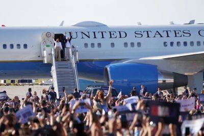 Donald Trump - Kamala Harris - Martin Luther - Tim Walz - James Liddell - Trump has yet another meltdown over crowd sizes as he falsely claims Harris’s rally was fake and AI-generated - independent.co.uk - state Michigan - city Detroit