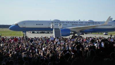 Donald Trump - Kamala Harris - DARLENE SUPERVILLE - Trump falsely claims a crowd photo from Harris’ campaign rally in Detroit was created using AI - apnews.com - Washington - state Arizona - city Las Vegas - state Wisconsin - county Wayne - city Detroit - county Harris - Philadelphia - county Eau Claire - city Glendale, state Arizona