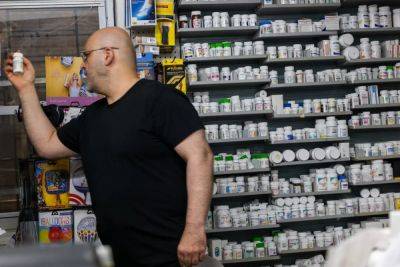 Biden deal to lower prescription drug costs will save taxpayers $6bn next year, Democrats say