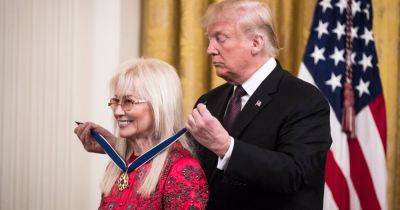 Donald J.Trump - But Mr Trump - Bill - Sheldon Adelson - Miriam Adelson - Brian Hughes - Trump Says Civilian Award Is ‘Much Better’ Than Medal of Honor - nytimes.com - Usa