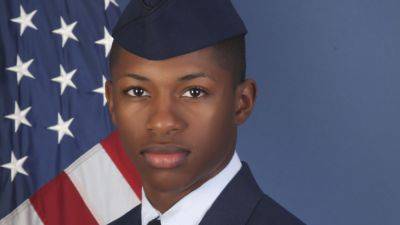 Lawyer and family of U.S. Air Force airman killed by Florida deputy demand that he face charges