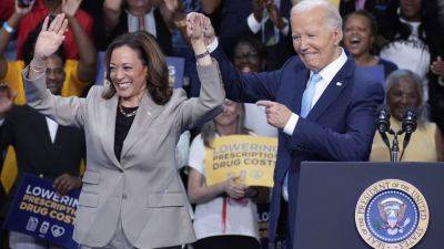 Joe Biden - Donald Trump - ZEKE MILLER - Tim Walz - Biden plans to use his convention speech to hand off to Harris and make case against Trump - apnews.com - Washington - state Minnesota - state Maryland - city Chicago - county Harris