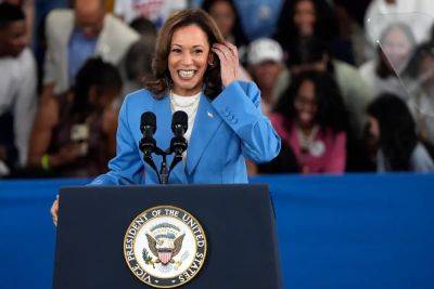 Kamala Harris - Nikki Haley - Quentin Fulks - Ariana Baio - Rob Flaherty - Harris campaign books ‘largest ever’ digital ad blitz in $200m effort to reach voters on their phones - independent.co.uk - Usa - New York