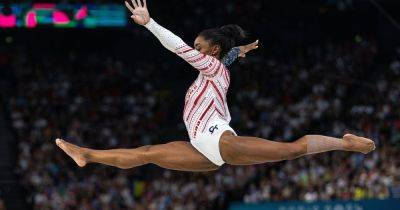 Simone Biles - Josephine Harvey - Paris Olympics - Fans Go Wild For This Olympic Commentator At The Women's Gymnastics Finals - huffpost.com - Usa - city Paris - city Tokyo - city Rio De Janeiro