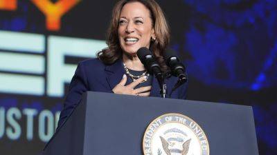 Kamala Harris - Josh Shapiro - Andy Beshear - Pete Buttigieg - SEUNG MIN KIM - ZEKE MILLER - Tim Walz - Mark Kelly - Kamala Harris is interviewing six potential vice president picks this weekend, AP sources say - apnews.com - state Pennsylvania - Washington - state Minnesota - state Arizona - state Illinois - state North Carolina - state Kentucky - city Philadelphia