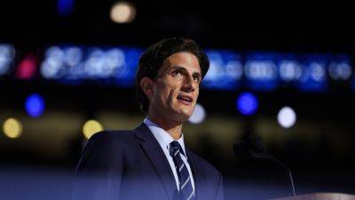 Robert F.Kennedy-Junior - John F.Kennedy - Jaclyn Diaz - WATCH: Jack Schlossberg, grandson of President John F. Kennedy, addresses the DNC - npr.org - Usa - city Chicago