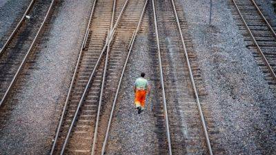 Justin Trudeau - Steven Mackinnon - Catharine Tunney - Trudeau urges railways, union to reach an agreement as clock ticks down to massive shutdown - cbc.ca - Canada - county Canadian - county Pacific - city Kansas City, county Pacific