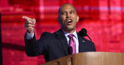 Donald Trump - Barack Obama - Hakeem Jeffries - Michelle Obama - Lydia OConnor - DNC Erupts In Laughter After House Minority Leader Hakeem Jeffries Compares Trump To 'An Old Boyfriend' - huffpost.com - Usa