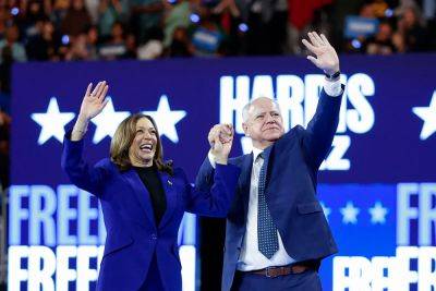 Donald Trump - Kamala Harris - Melania Trump - Bill Clinton - Barack Obama - Michelle Obama - Joe Sommerlad - Doug Emhoff - Stephanie Grisham - Tim Walz - Fox - DNC 2024 live: ‘Midwestern dad’ turned VP pick Tim Walz to officially accept nomination today - independent.co.uk - state Minnesota - state Illinois - city Chicago - city Milwaukee - county Sanders - county Harris - city Windy