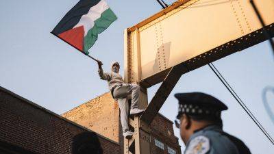 Kamala Harris - Shawn Fain - Jaclyn Diaz - United Auto Workers calls for a Palestinian speaker at DNC as thousands protest nearby - npr.org - Usa - Israel - Palestine - city Chicago - Philippines