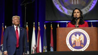 Donald Trump - Kamala Harris - MEG KINNARD - Tulsi Gabbard - Endorses Trump - Tulsi Gabbard, who ran for 2020 Democratic nomination, endorses Trump against former foe Harris - apnews.com - Usa - Afghanistan - city Detroit