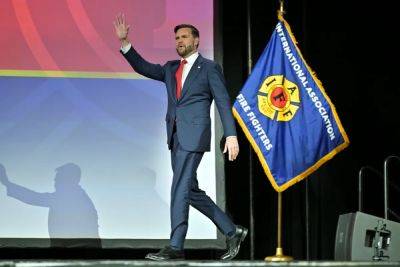 Donald Trump - Kamala Harris - Kelly Rissman - Tim Walz - JD Vance booed by firefighters union one day after they welcomed Walz: ‘Sounds like we got some haters’ - independent.co.uk - state Minnesota - state Ohio - city Boston