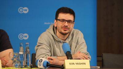 Exchanged prisoner Yashin condemns his 'illegal expulsion' from Russia