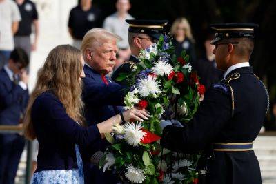 Donald Trump - John Maccain - Tim Kaine - Pat Ryan - Gerry Connolly - Rhian Lubin - Democrats pressing Arlington National Cemetery to release log report into Trump photo-op scandal - independent.co.uk - Usa - Iraq - state Virginia