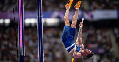 Olympic Pole Vaulter's Bulge Bangs Bar In Golden Moment For The Internet