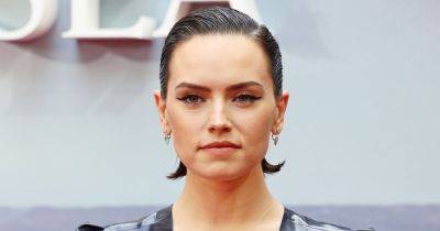 Star Wars - Curtis M Wong - Daisy Ridley Reveals She's Been Diagnosed With Graves' Disease - huffpost.com - Britain