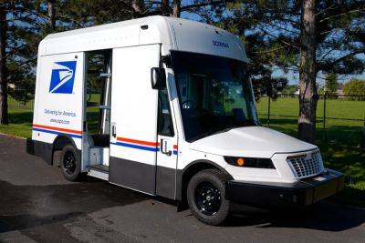 Louis Dejoy - USPS' long-awaited new mail truck makes its debut to rave reviews from carriers - independent.co.uk - state Maine - state Hawaii - city Athens