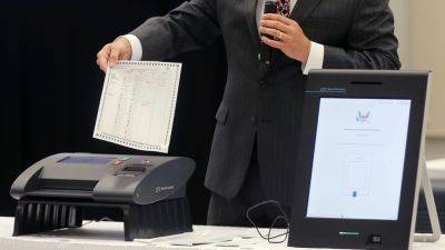 Donald Trump - Smartmatic’s suit against Newsmax over 2020 election reporting appears headed for trial - apnews.com - city New York - state Florida - Los Angeles - state Delaware - city Sidney, county Powell - county Powell