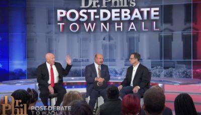 Trump - Alexander Hall - Linsey Davis - Muir Davis - Body language experts tell Dr. Phil ABC News debate moderators were hostile to Trump: 'Thumb on the scale' - foxnews.com - county Davis