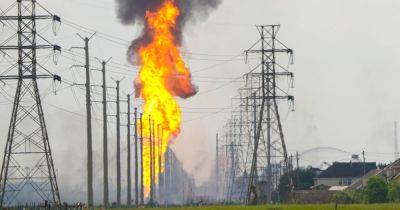 Texas Pipeline Explodes, Catches Homes On Fire In Houston Neighborhood - huffpost.com - state Texas - city Sanchez - county Lee - city Houston