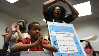 Bill - Young students protest against gun violence at Georgia Senate meeting - apnews.com - Georgia - city Atlanta