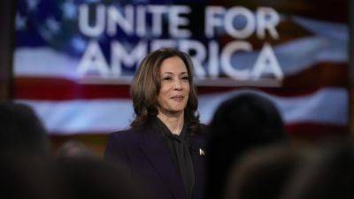 Donald Trump - Kamala Harris - Harris owns a gun? Trump wants to cap credit card rates? Party lines blur in campaign’s last stretch - apnews.com - Usa - New York - state Hawaii