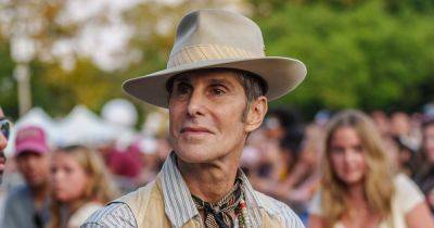 Perry Farrell’s Wife Says He’s Seeking Medical Help Following Onstage ‘Outburst’